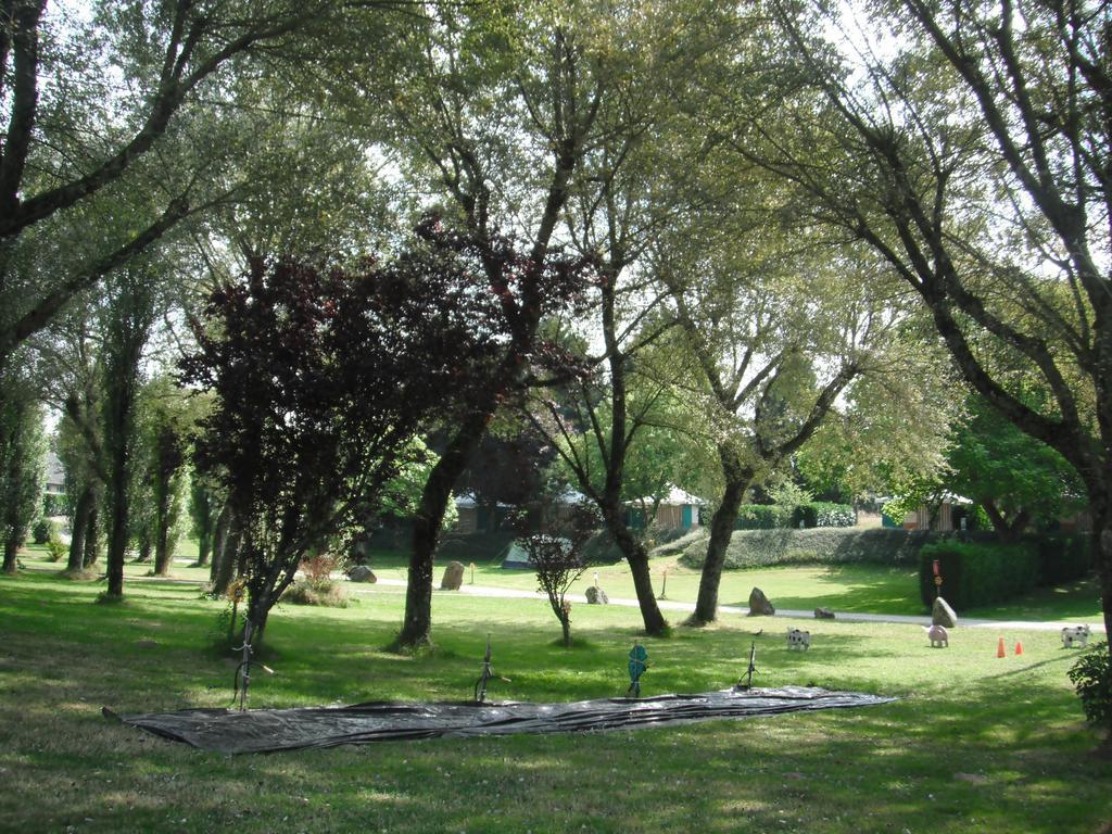 Camping Les Tournesols Sille-le-Guillaume Exterior photo