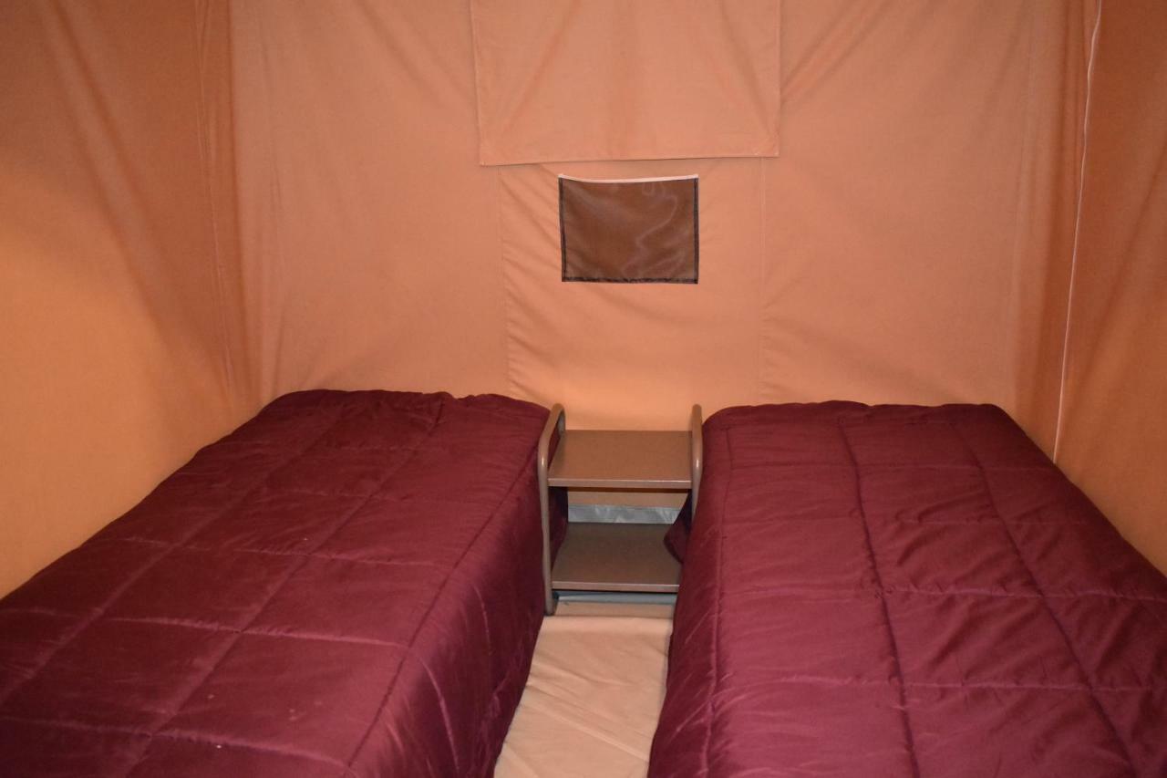 Camping Les Tournesols Sille-le-Guillaume Exterior photo